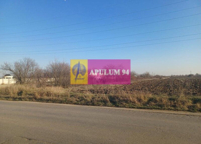 Sabareni, teren intravilan 8800 mp, pe DJ 602, pretabil hale, depozite