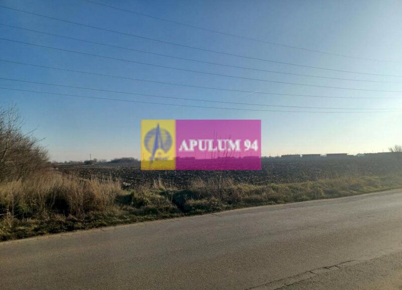 Sabareni, teren intravilan 8800 mp, pe DJ 602, pretabil hale, depozite